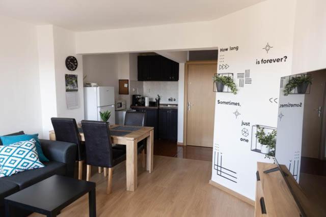 בורגאס Lovely 1Bd Flat Near The Sea Garden By Flat Mаnаger מראה חיצוני תמונה
