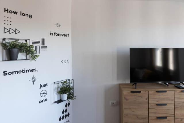 בורגאס Lovely 1Bd Flat Near The Sea Garden By Flat Mаnаger מראה חיצוני תמונה